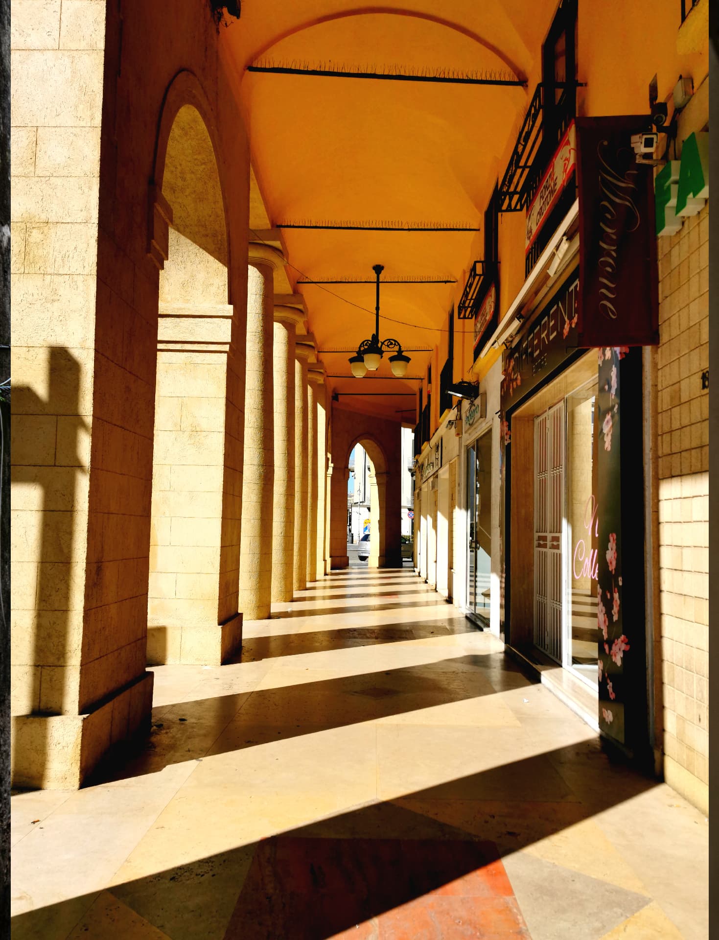 Crotone_portici_piazza_pitaagora.